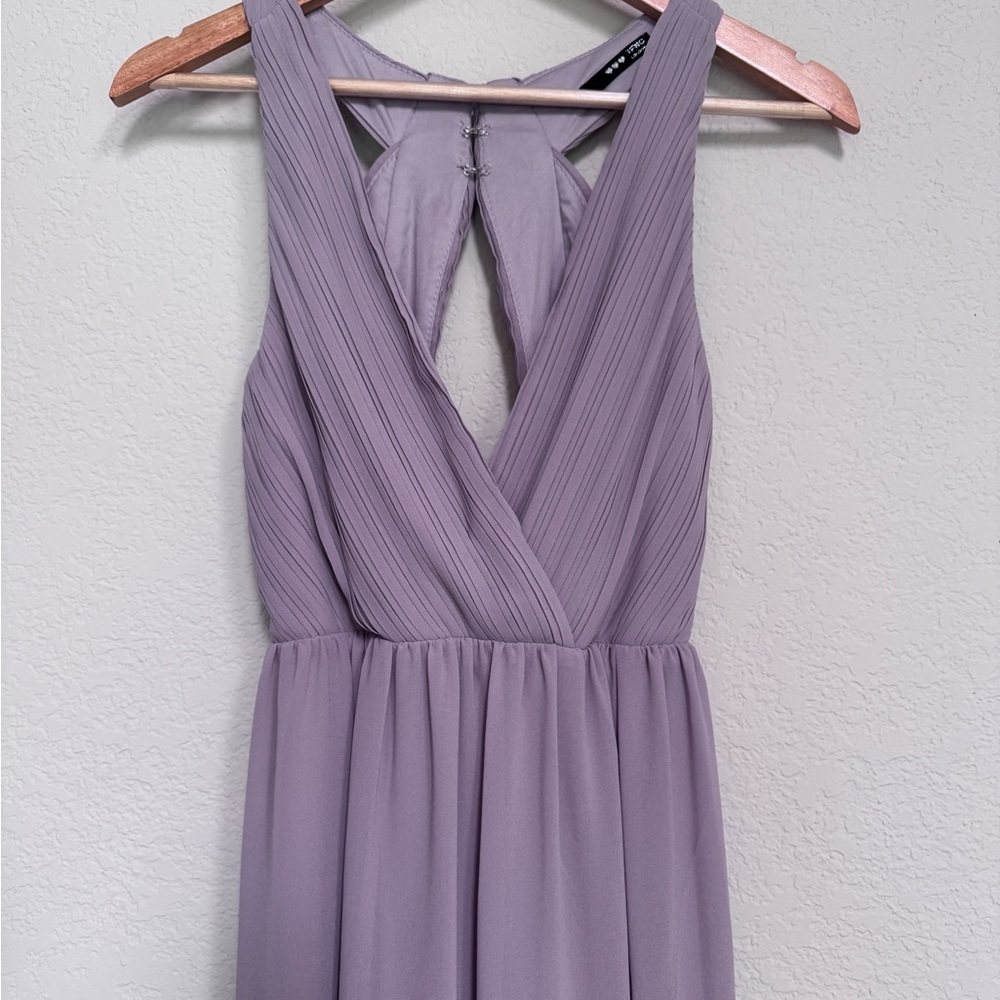 Elegant Lavender Sleeveless Dress